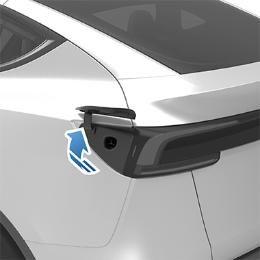 Fahrzeug mit dem sich öffnenden Ladeanschluss.