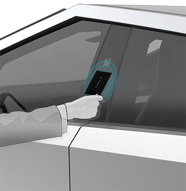 Tarjeta llave con círculos concéntricos en el pilar de la puerta del conductor