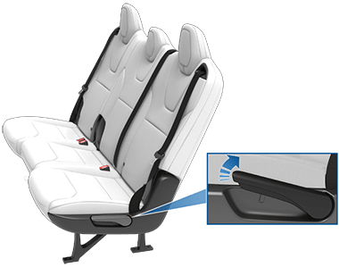 XC90 Adjusting the head restraints in the second seat row